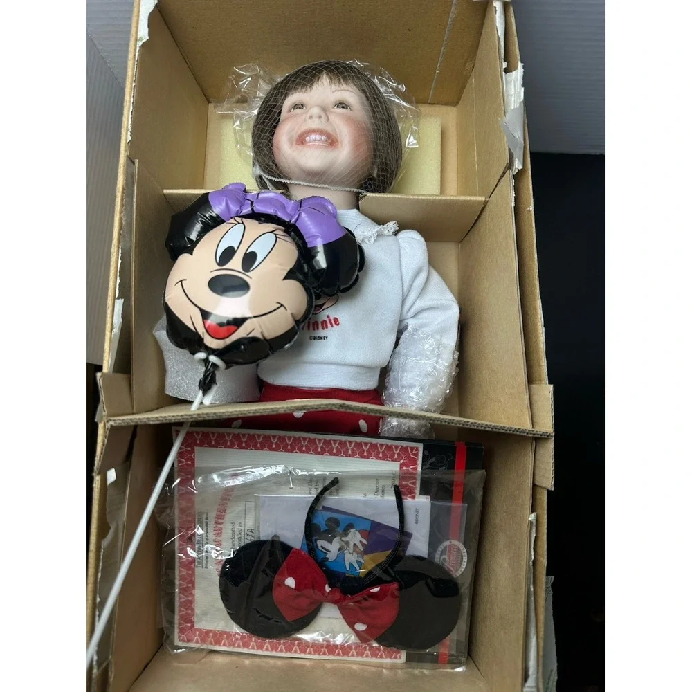 Vintage Ashton-Drake Walt Disney World Boy and Girl Porcelain Doll Set COA NEW
